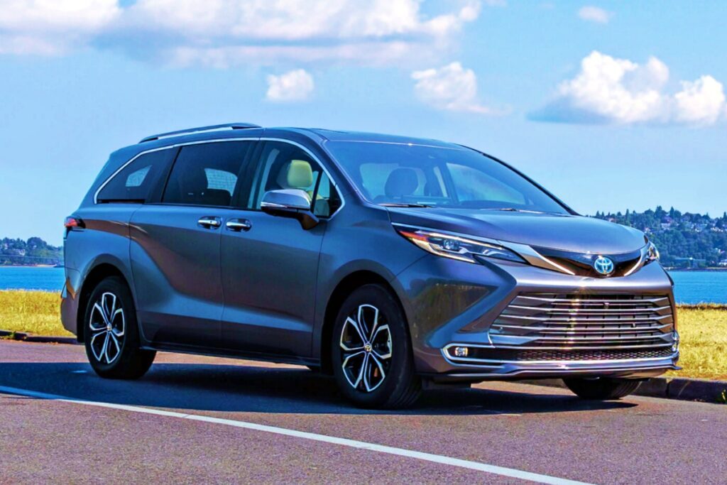 toyota-2025-sienna-1024x683.jpg