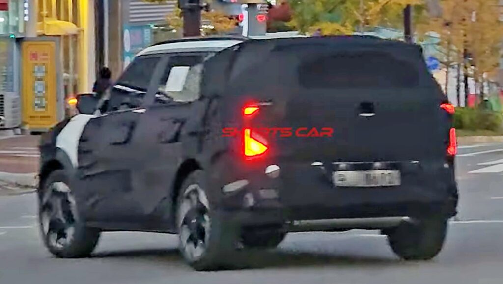 Kia-Seltos-full-change-spy-shot-2_-1024x578.jpg