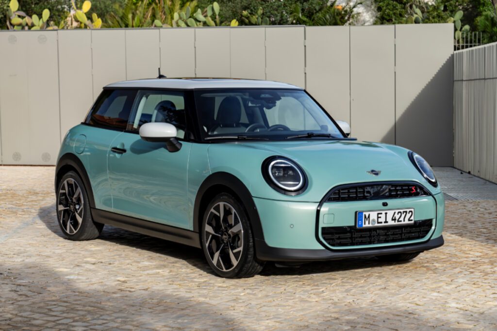 new-mini-cooper-s-launched-1024x683.jpg