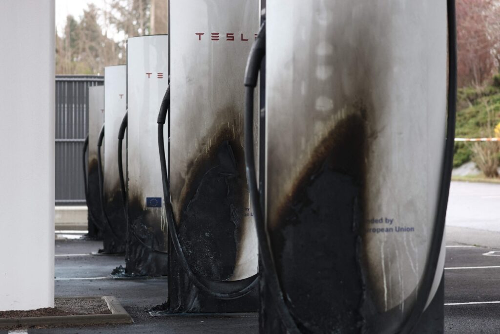 Teslas-Europe-Sales-Drops-China-Grows-4-1024x683.jpg