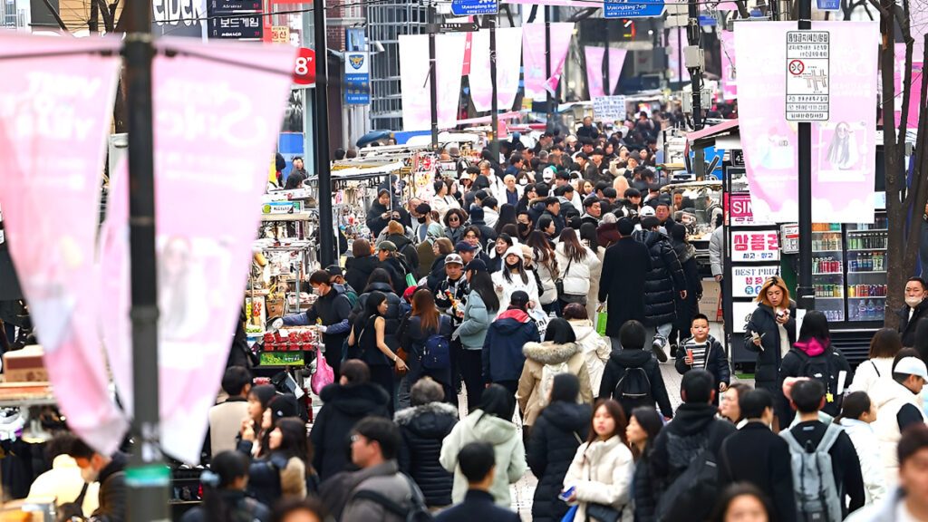 seoul-myeongdong-tourist-boom-1-1024x576.jpg
