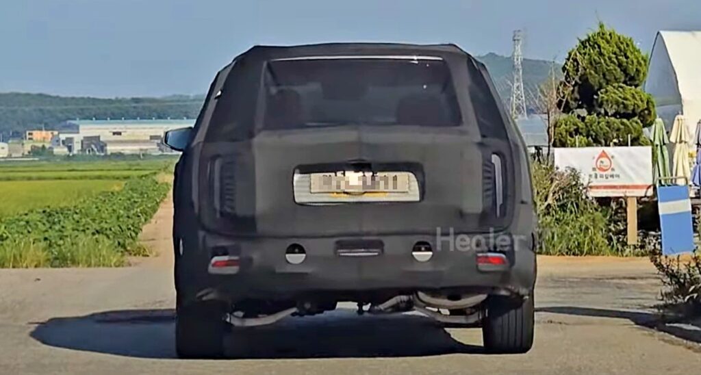 Kia-Telluride-full-change-spy-shots-2_-1024x548.jpg