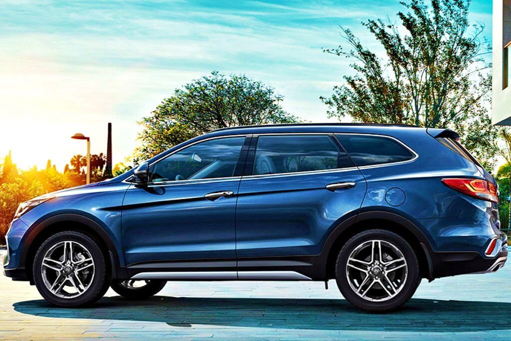 Hyundai-Grand-Santa-Fe-1024x683.jpg