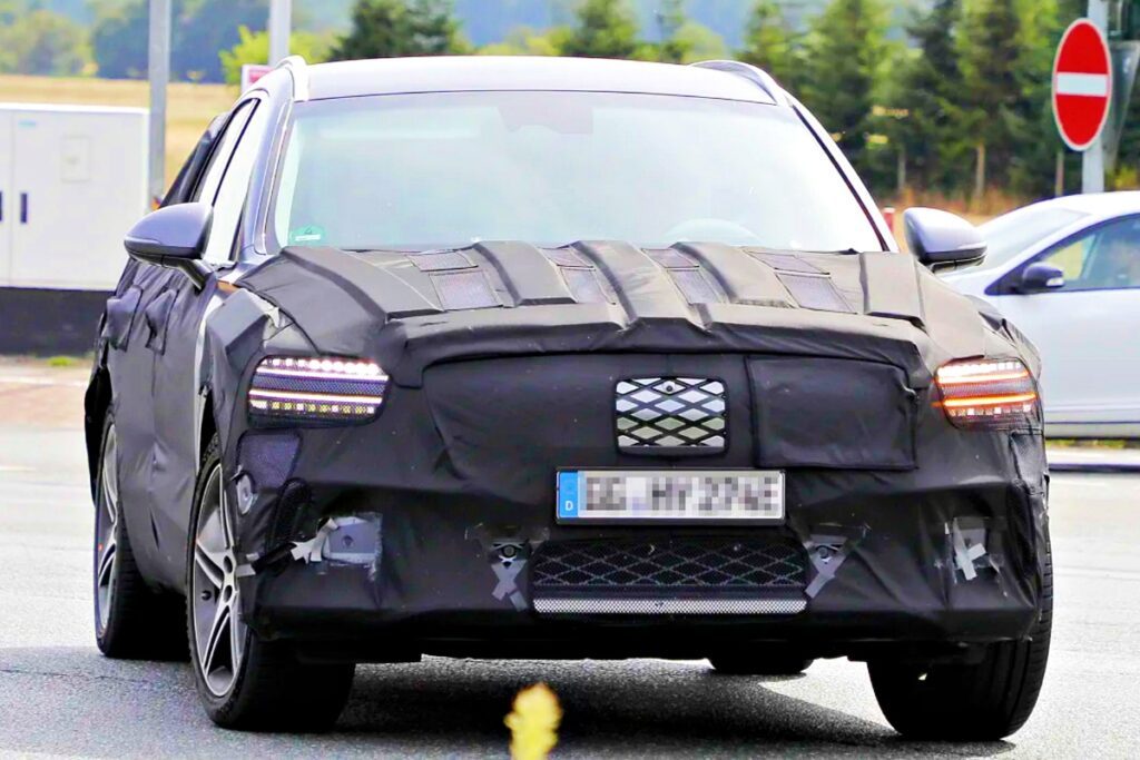 GV70-electrified-facelift-spy-shot-1024x683.jpg