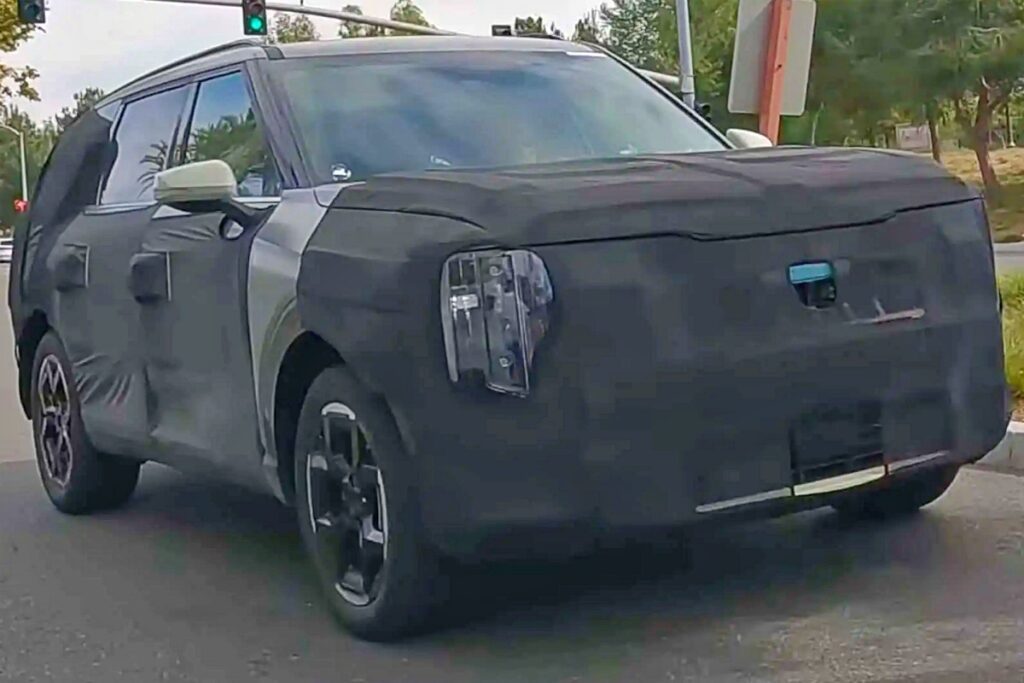 Kia-Telluride-full-change-spy-shots-1024x683.jpg