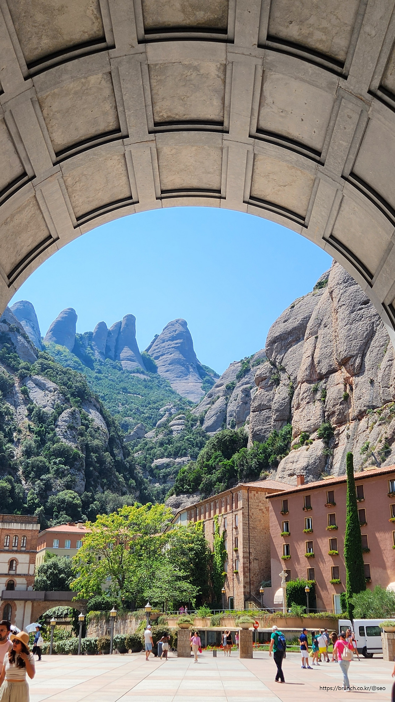monserrat (1).jpg