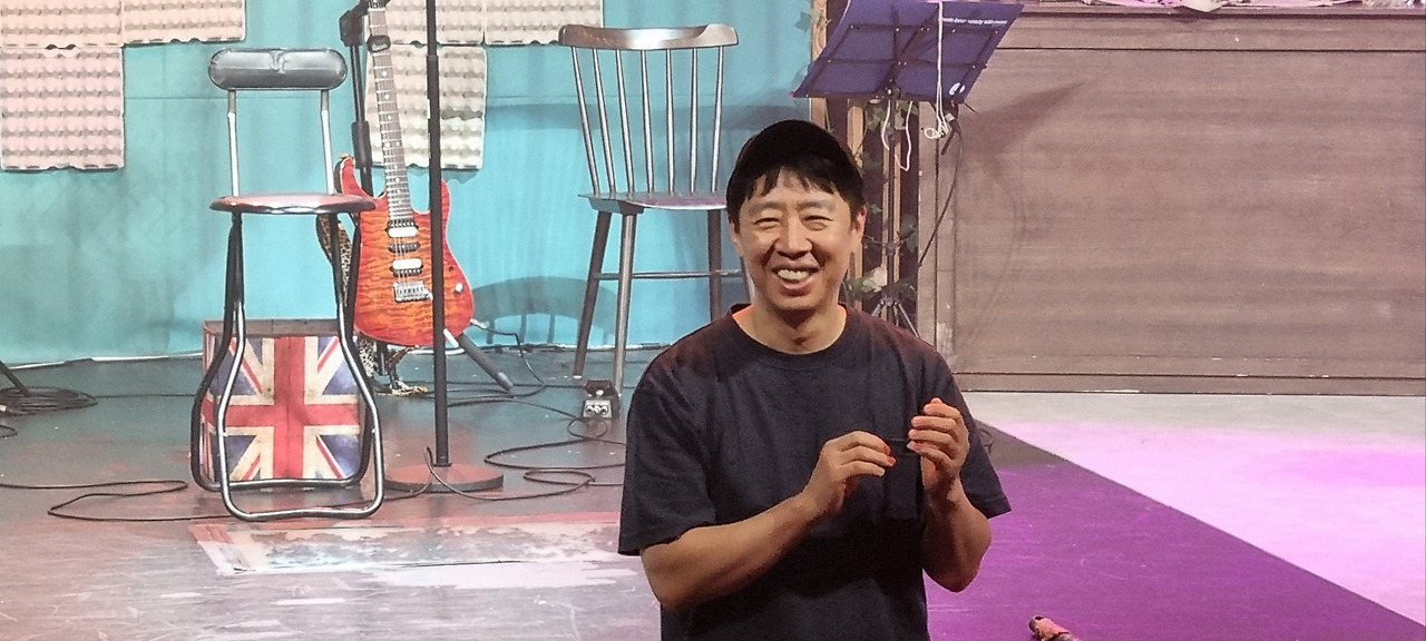 한편의 스탠딩코미디.jpg