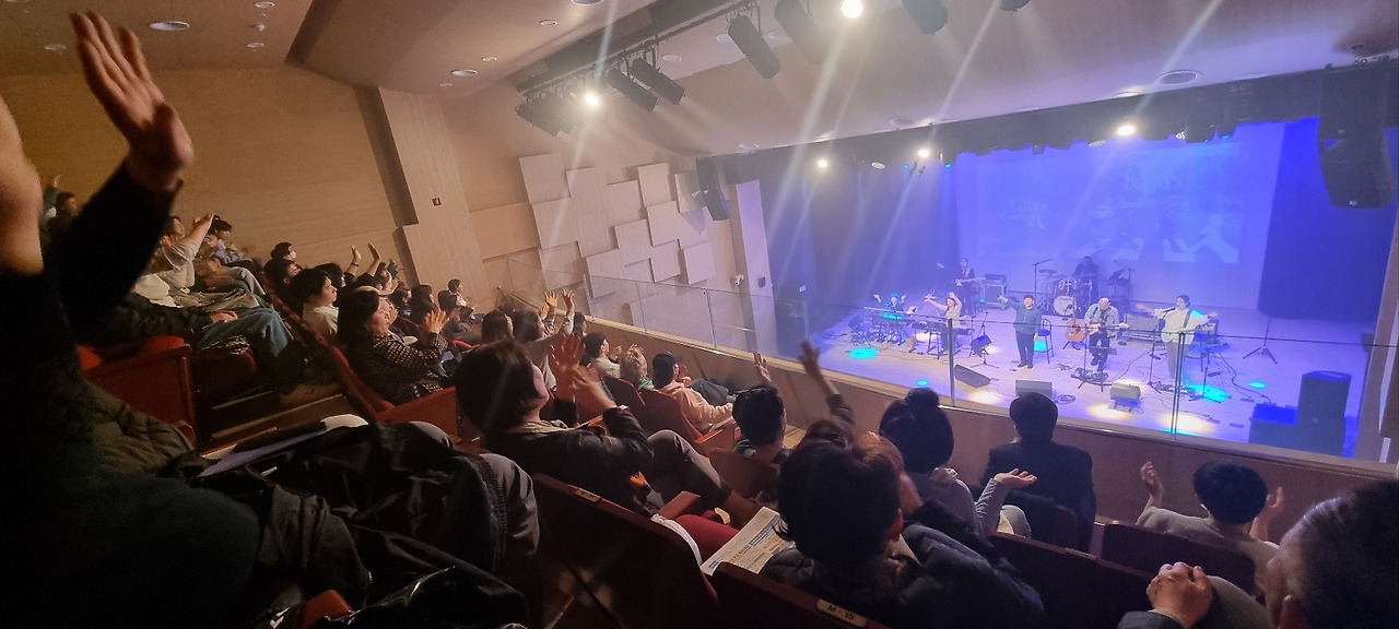 관객의환호 (사진 최문섭).jpg