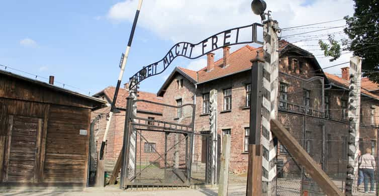 아우슈비츠 비르케나우 수용소.jpg