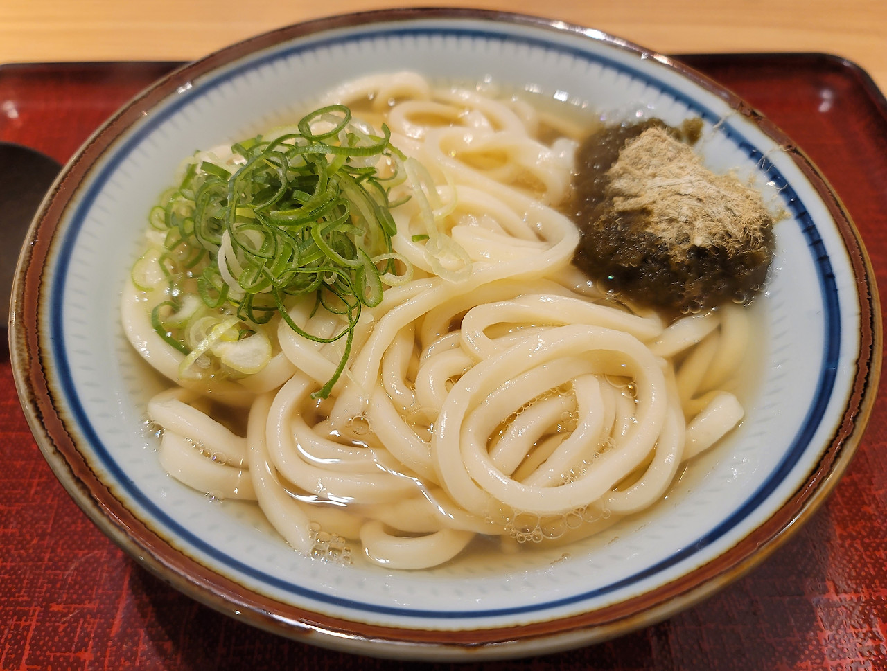 맛났던 닛포리역 앞의 우동.jpg