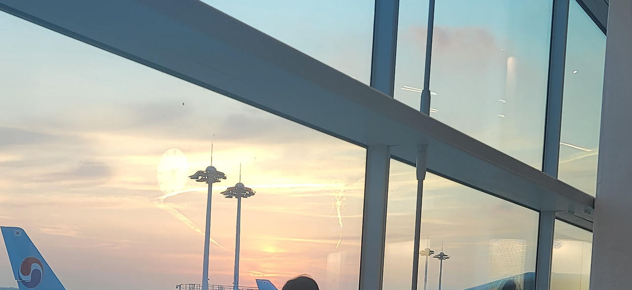 이제 동이 튼다.jpg