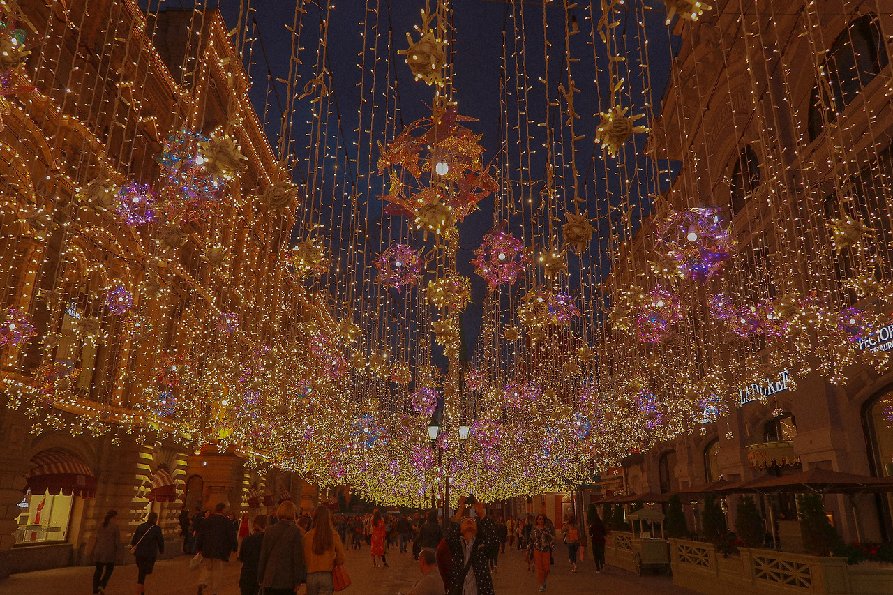 모스크바_굼백화점 조명5_캐논_가로.jpg