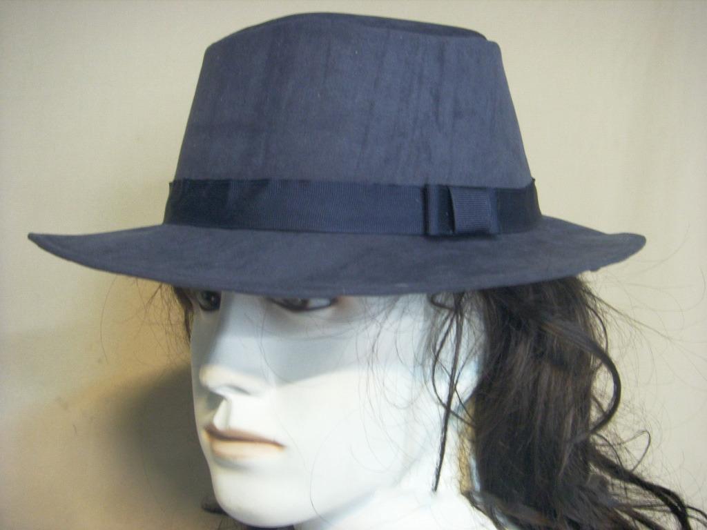 la Boheme-Man seller2.jpg