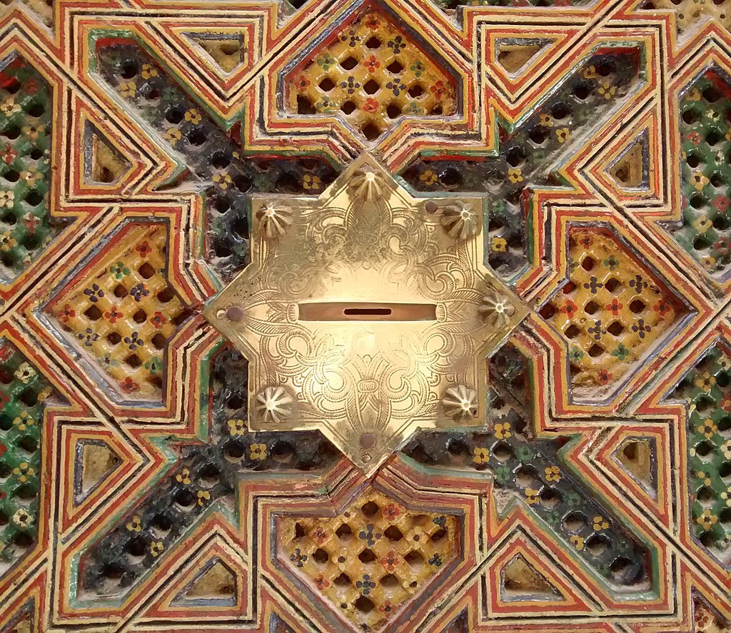 A slot for giving zakat at the Zawiya of Moulay Idris II in Fez, Morocco.jpg