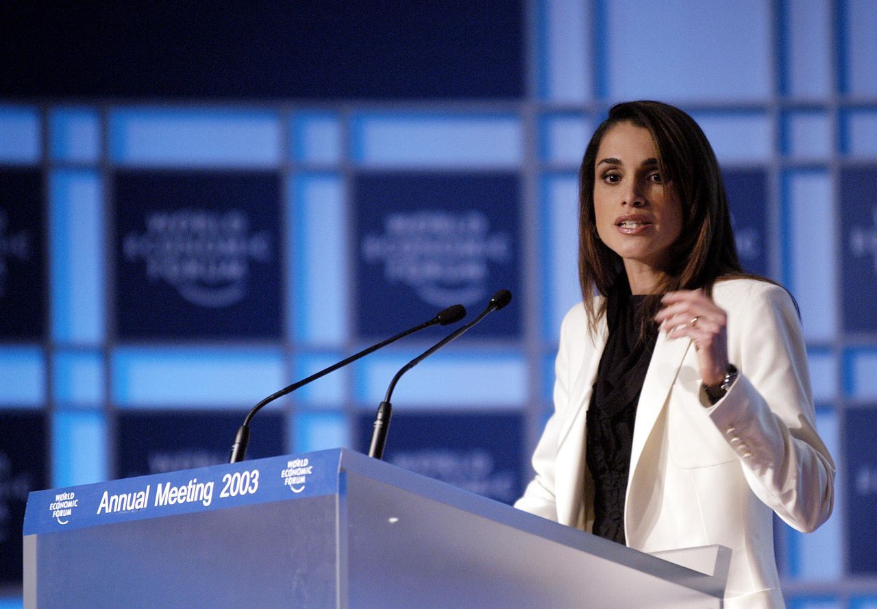 1280px-Queen_Rania_-_World_Economic_Forum_Annual_Meeting_Davos_2003.jpg