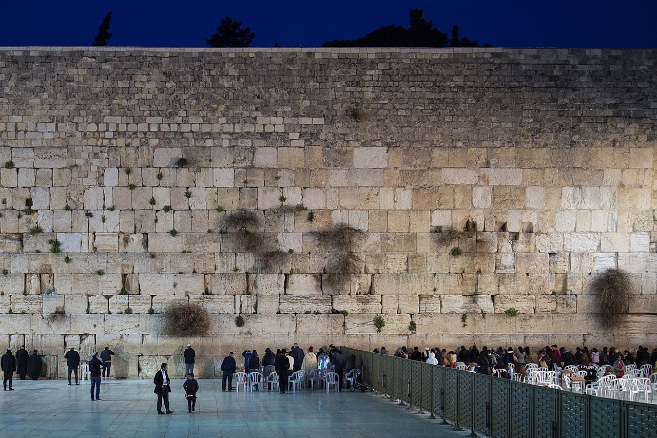 Western_Wall_at_night_(20063).jpg