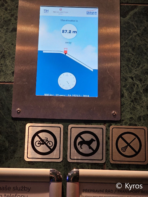 ▲  케이블카  실시간 운행 안내판 © Kyros.jpg