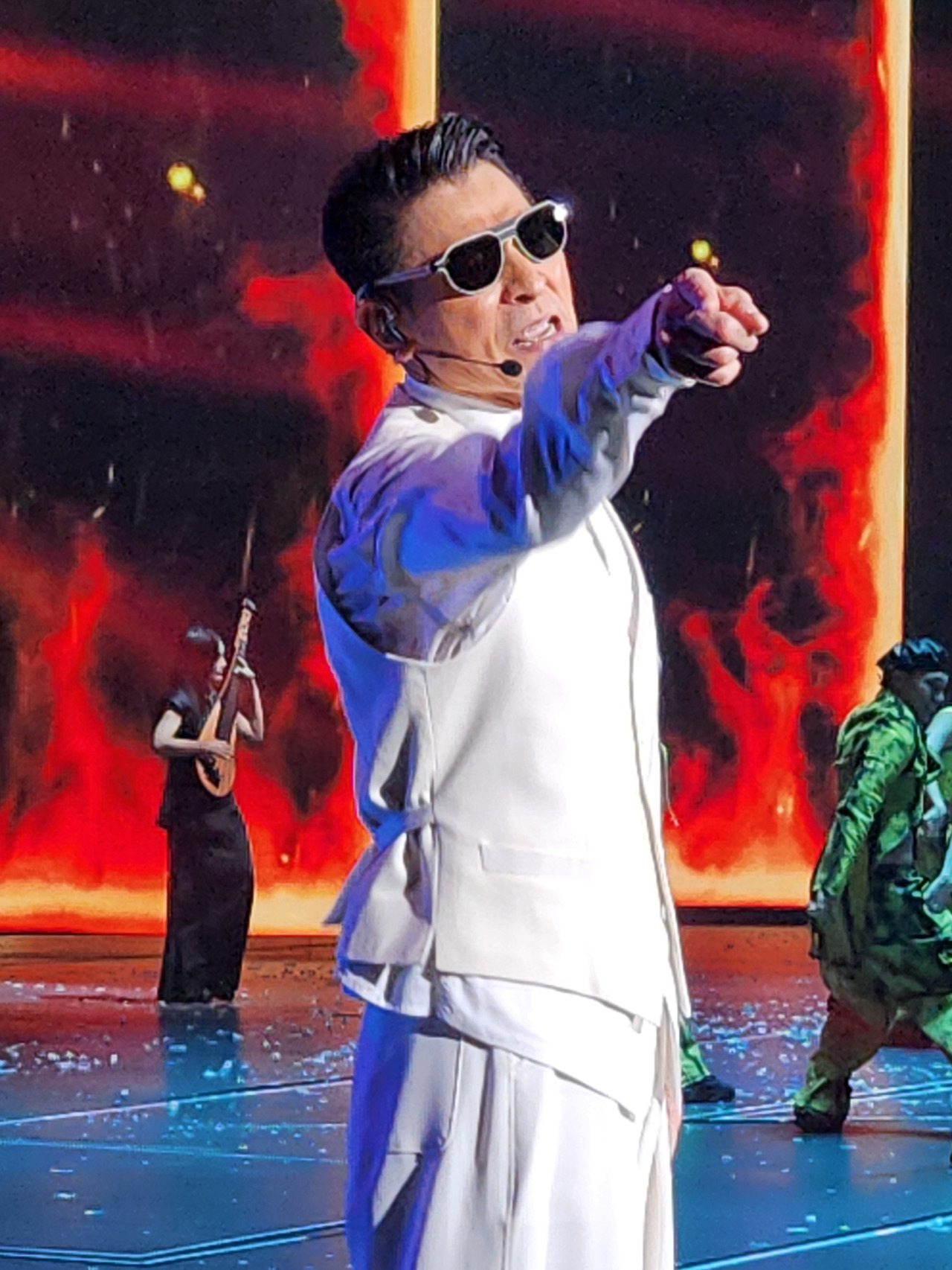 유덕화 충칭 공연.jpg