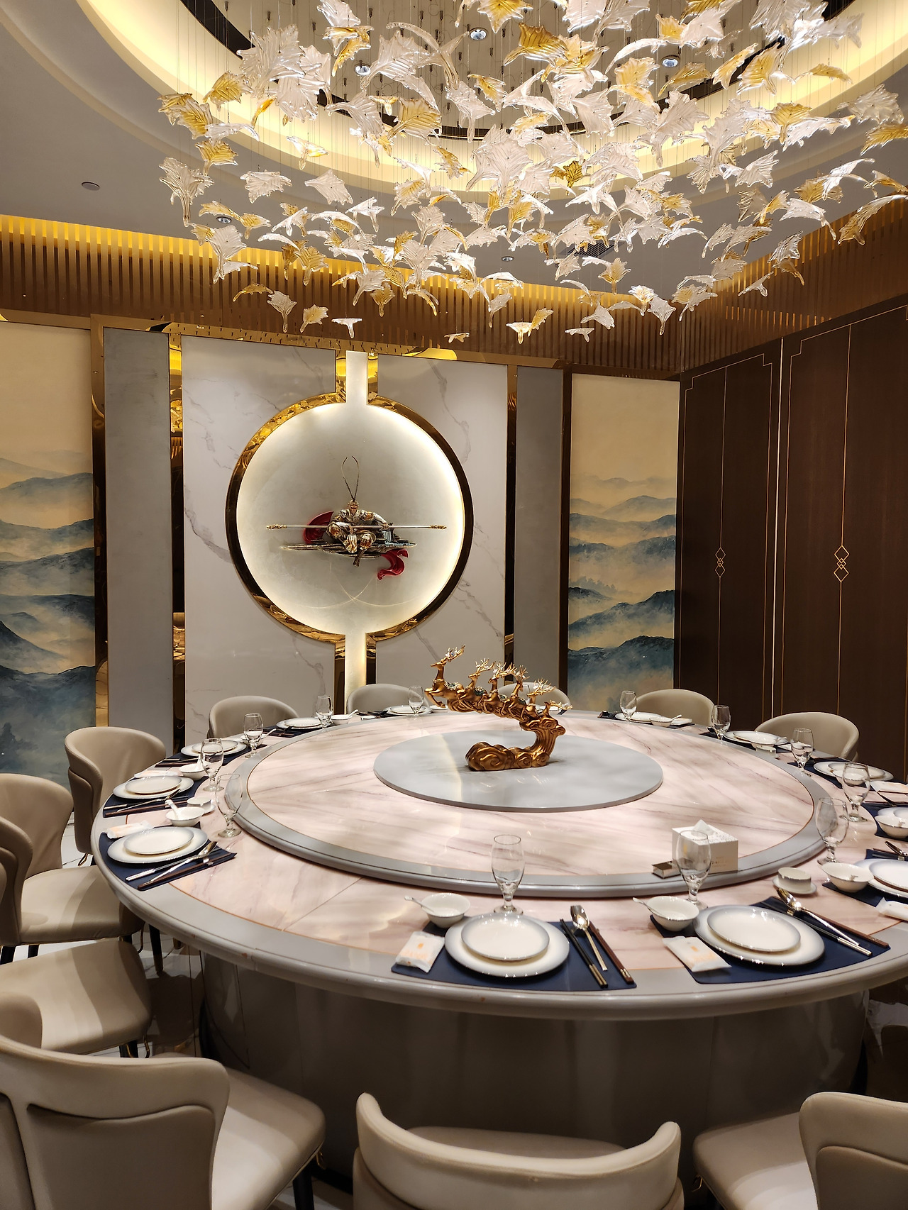 쿤밍 첫날 오찬장.jpg