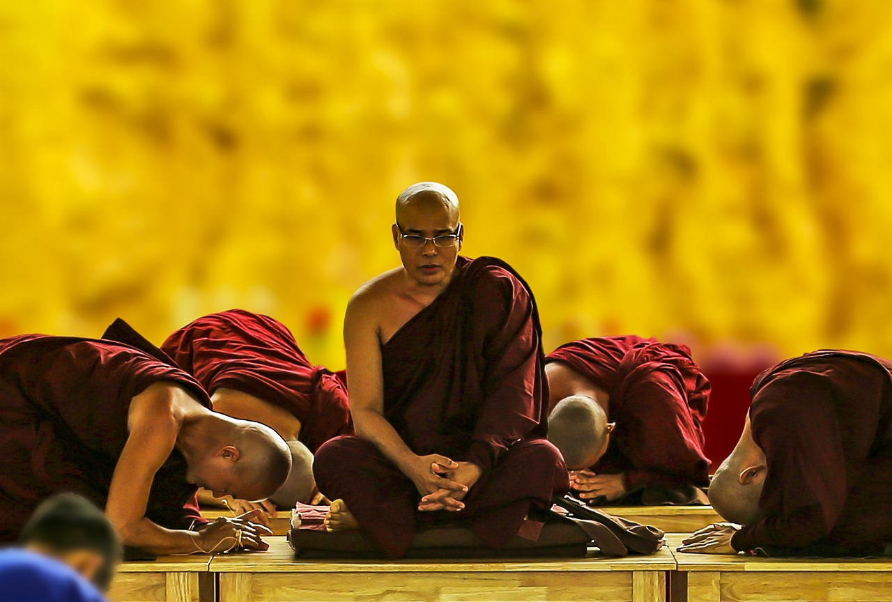 theravada-buddhism-1815662_1280.jpg