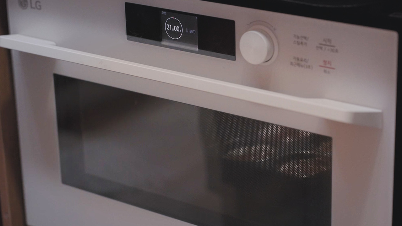 Still 2024-12-16 235041_1.196.1.jpg