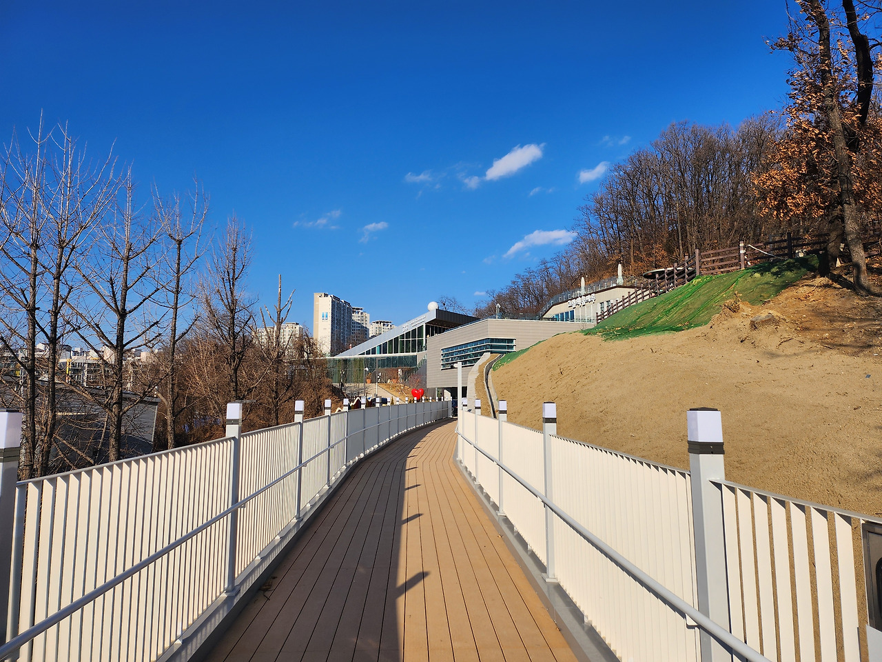 꿈마루 엘베 바.jpg