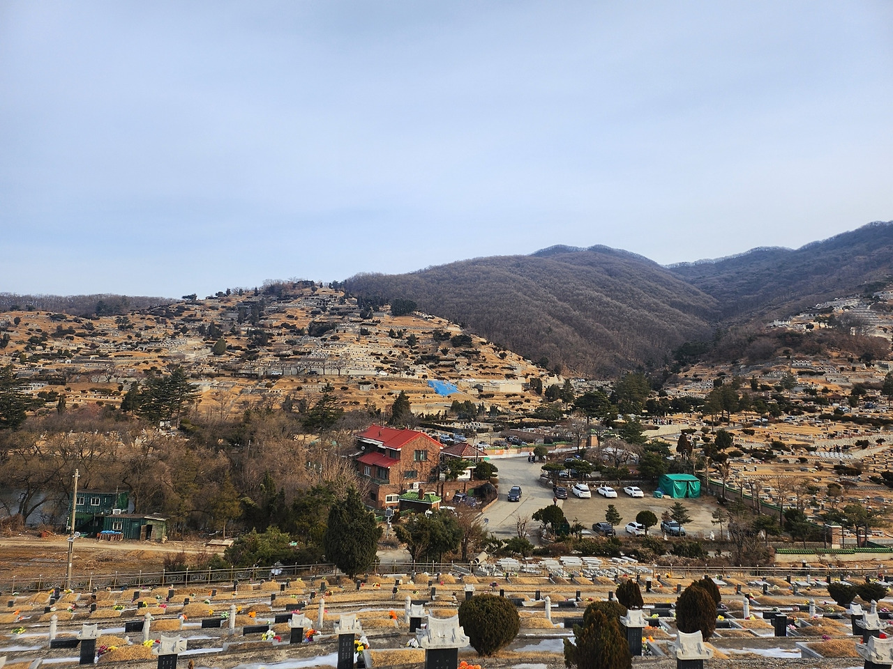 광주공원묘지.jpg