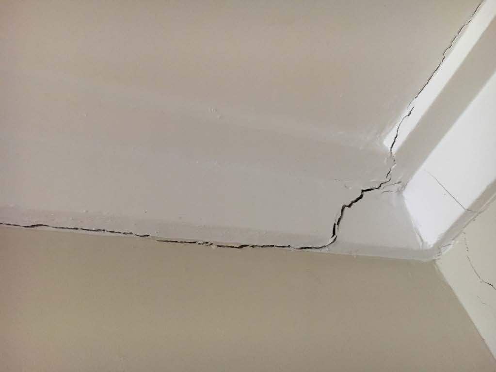 Wall-cracks-cornice.jpg