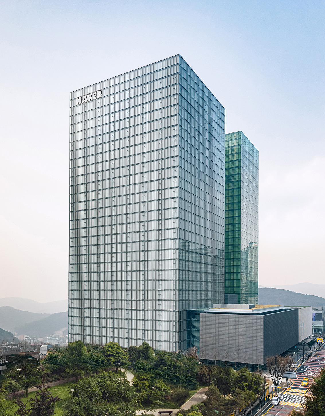 언더라인_네이버 외관.jpg