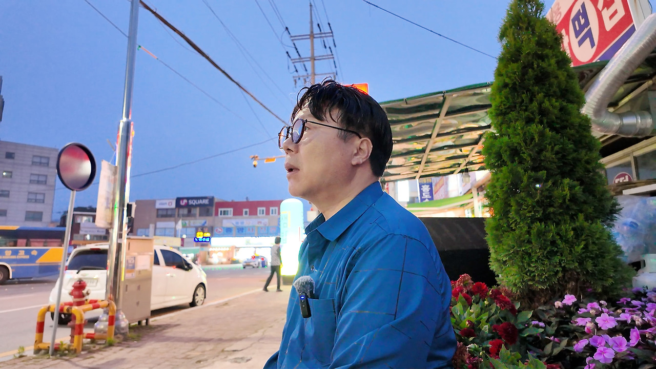 2-1.00_03_40_19.스틸 027.jpg