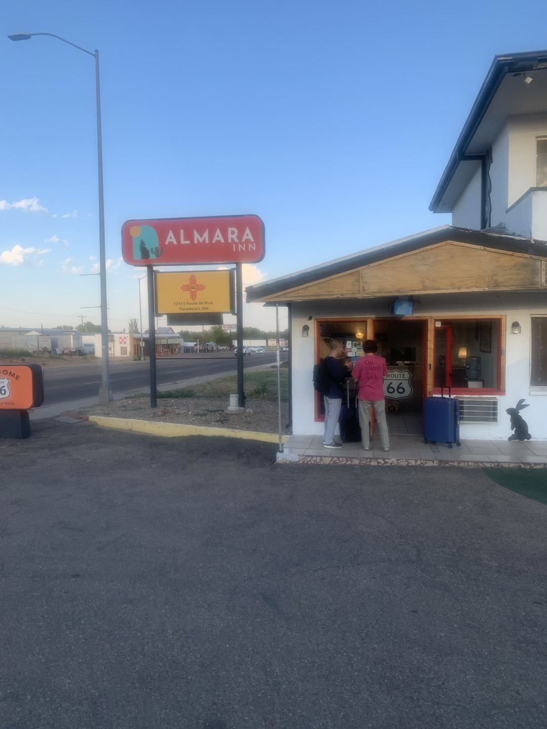 alama inn.jpg