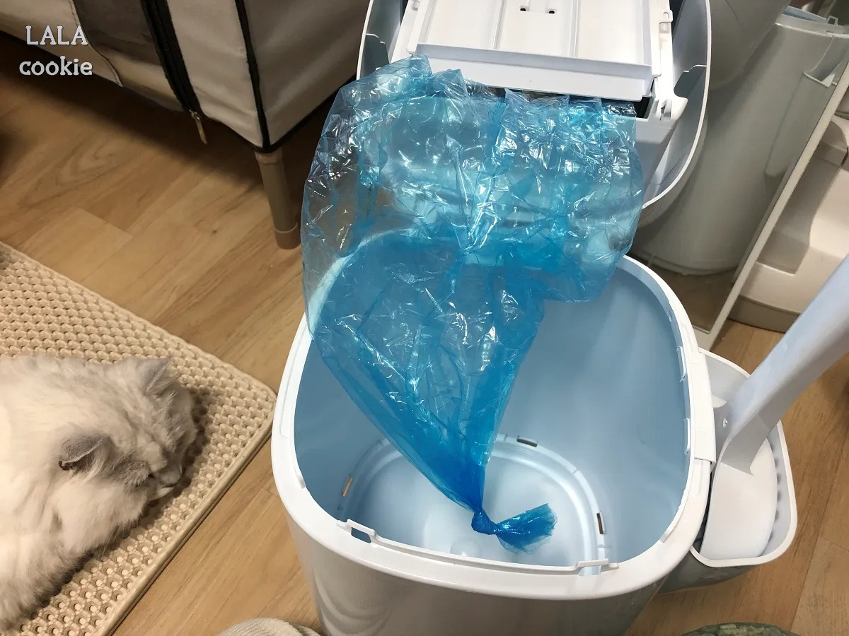 고양이-배변-쓰레기통-추천-리터락커-후기-새-봉투.jpg