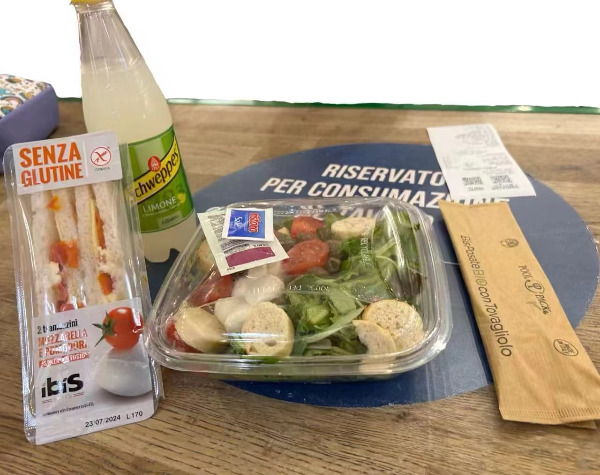 로마공항 카페테리아.jpg