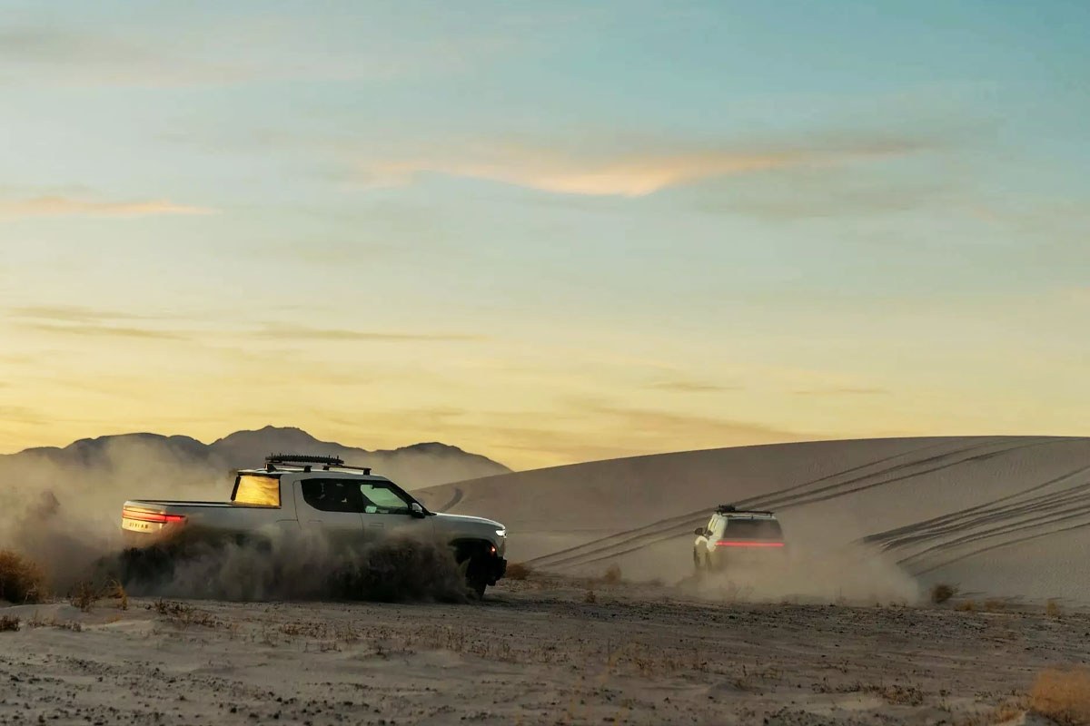 Rivian R1 Lineup California Dune Edition5.jpg