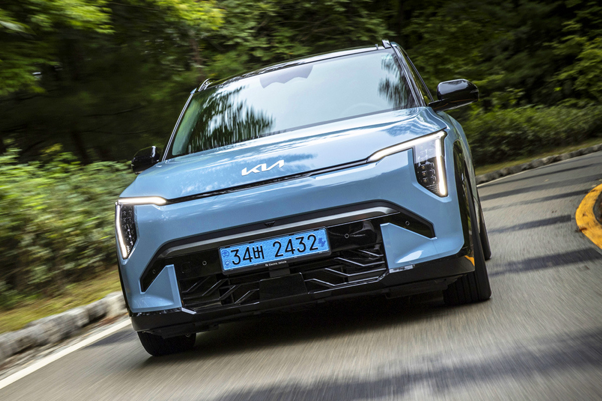 Kia-EV3-2025-K-COTY-Award-1.jpg