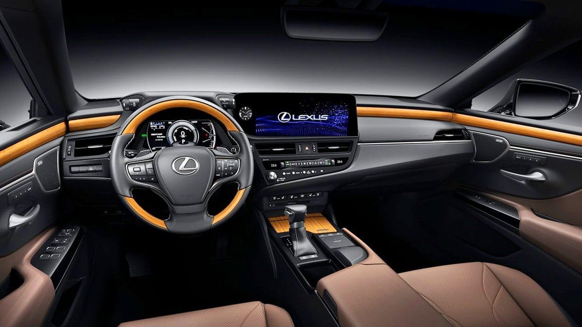 The-Lexus-ES-300h-is-receiving-rave-reviews-5.jpg
