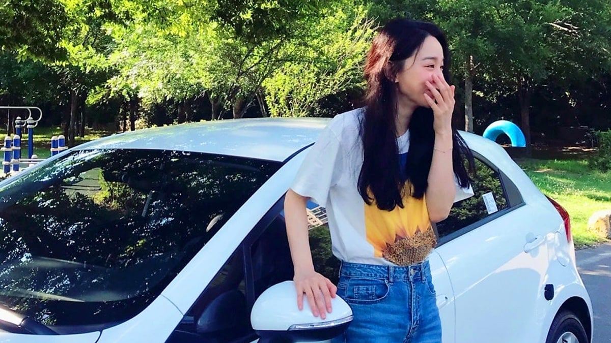 Actress-Shin-Hye-suns-car-the-Kia-Pride-1.jpg