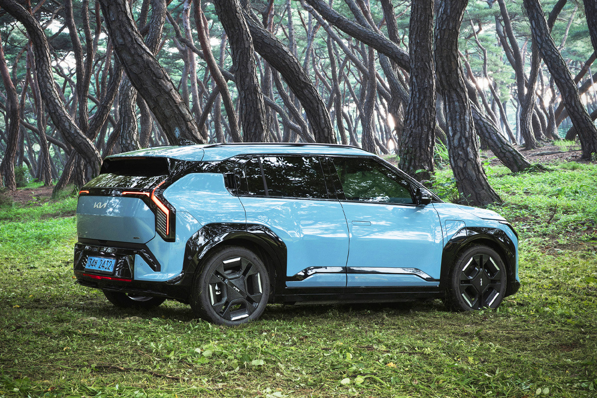 Kia-EV3-2025-K-COTY-Award-3.jpg
