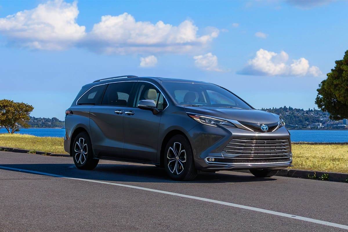 Toyota-2025-Sienna-1.jpg