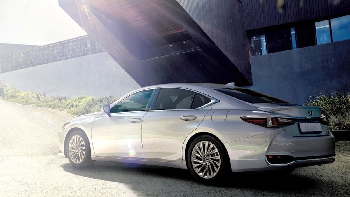 lexus-es-300h-hybrid-owner-review-9-5-rating-4.jpg
