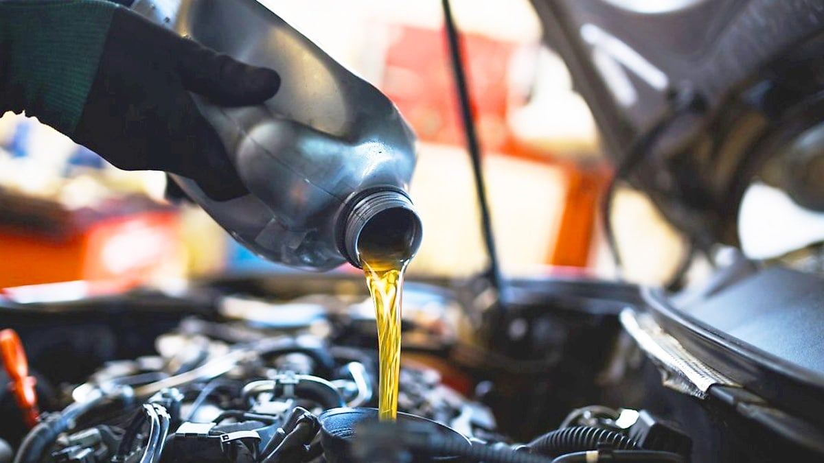 engine-oil-change-myth-synthetic-oil-guide-2.jpg