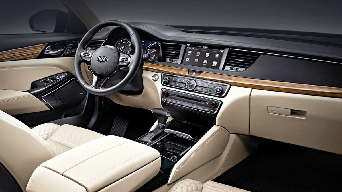 kia-k7-used-car-buyers-guide-style-value-3.jpg