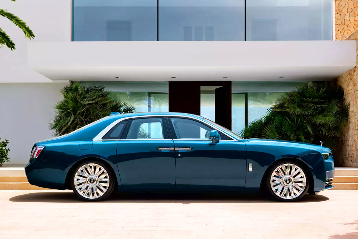 Rolls-Royce-Ghost-Series-II-launched-in-Korea-2.jpg