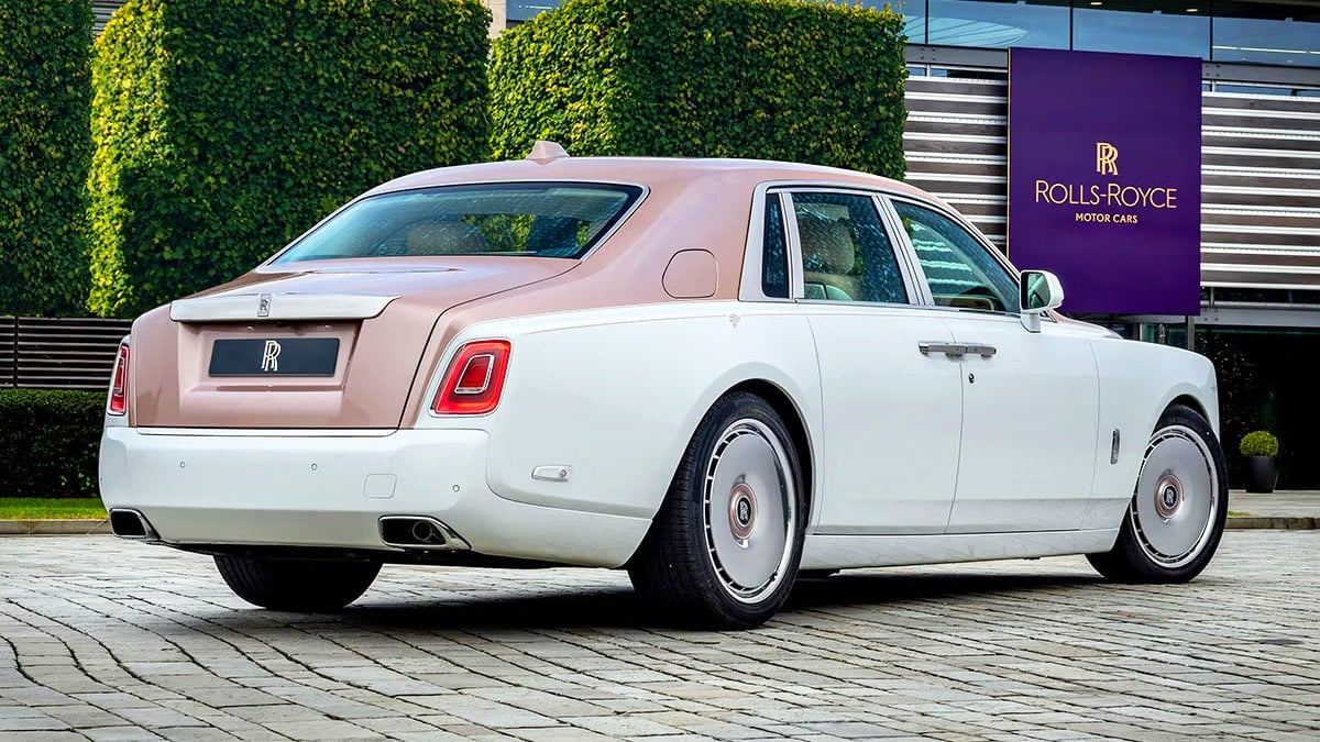 Rolls-Royce-Limited-Edition-Phantom-Dune-4.jpg