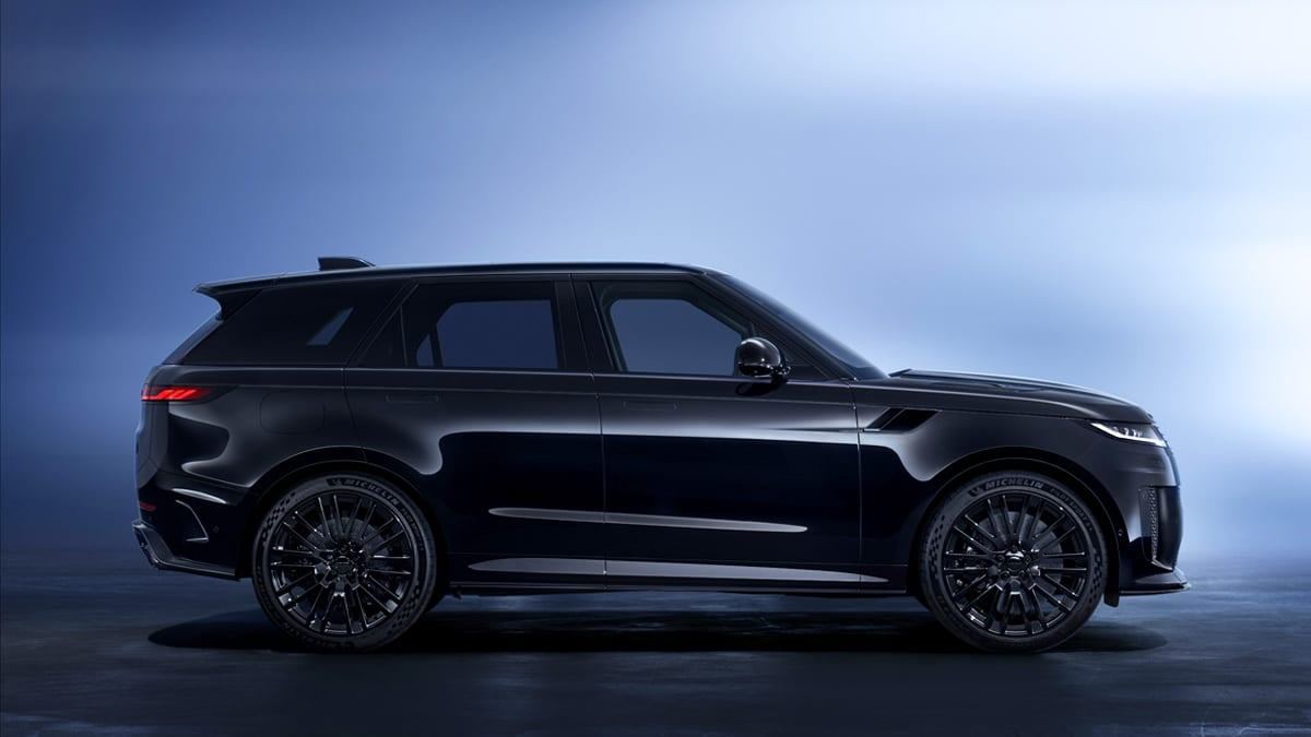 Range-Rover-Sport-SV-Black-Revealed-2.jpg