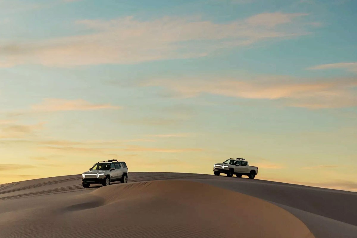 Rivian R1 Lineup California Dune Edition6.jpg