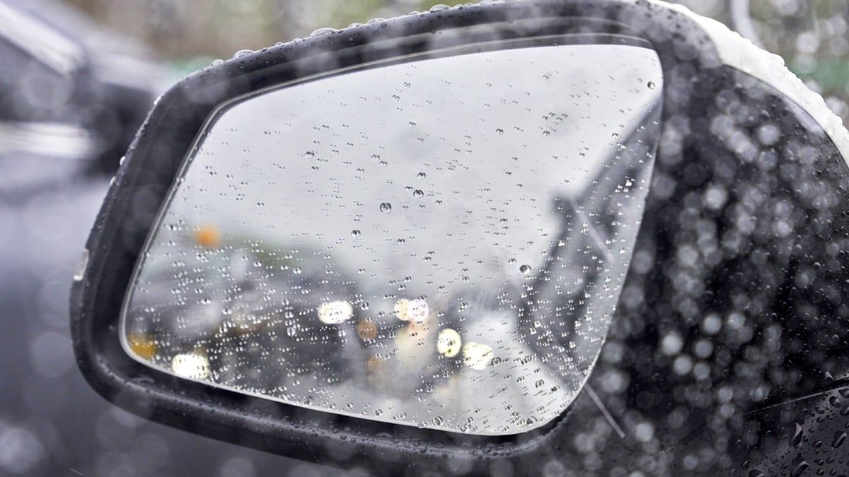 Secure-your-side-mirror-view-on-rainy-days-3.jpg