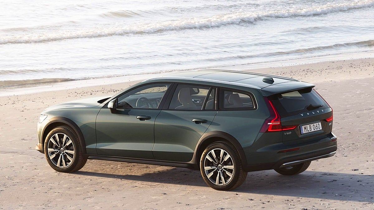 Volvo-V60-Cross-Country-Forest-Lake-Edition-Sold-Out-in-3-Minutes-2.jpg