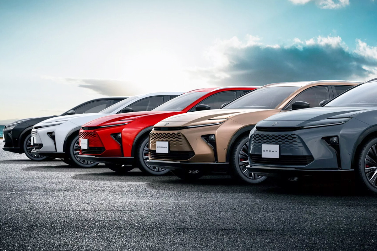 Toyota-Crown-Estate-2.jpg