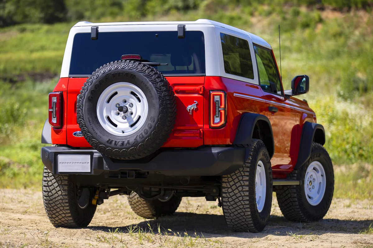 Ford-2025-Bronco-Heritage-Edition-5.jpg